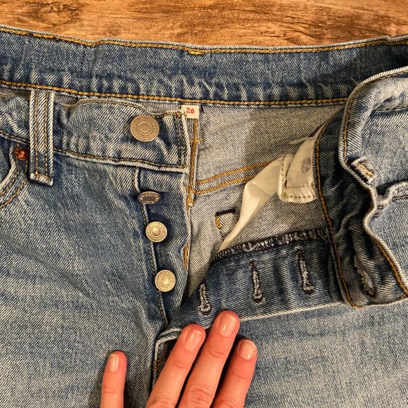 Levi's Wedgie Icon Fit Jeans size 26 - Picture 2 of 4